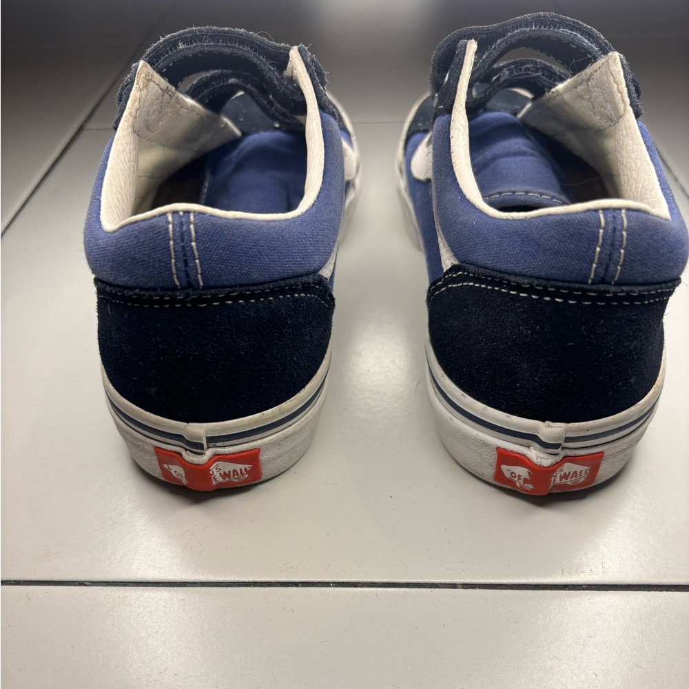 Vans - Picture 5 of 7